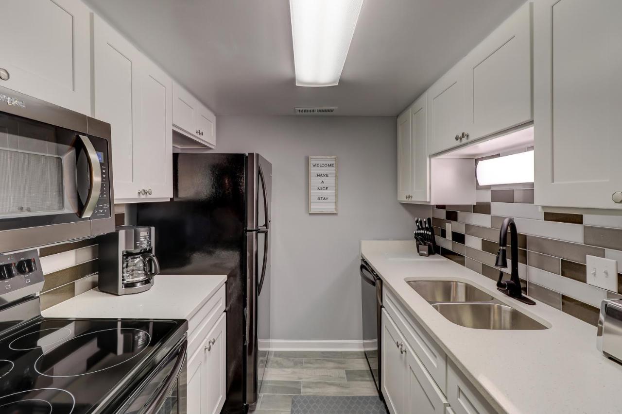 #111 Elaborate Condo Ideal Location 2Brm/2 Parking ヒルトンヘッドアイランド エクステリア 写真