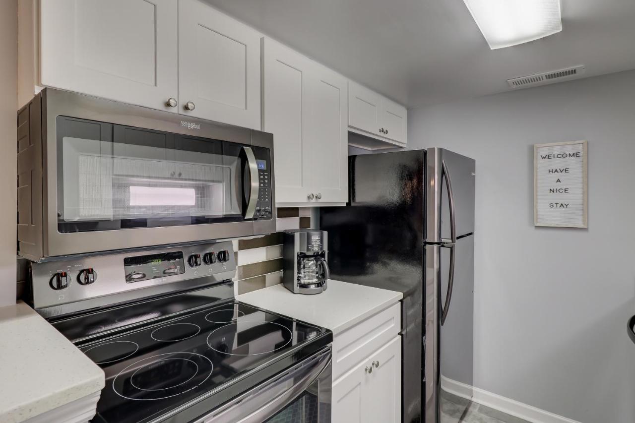 #111 Elaborate Condo Ideal Location 2Brm/2 Parking ヒルトンヘッドアイランド エクステリア 写真