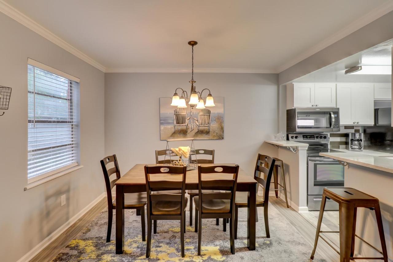 #111 Elaborate Condo Ideal Location 2Brm/2 Parking ヒルトンヘッドアイランド エクステリア 写真