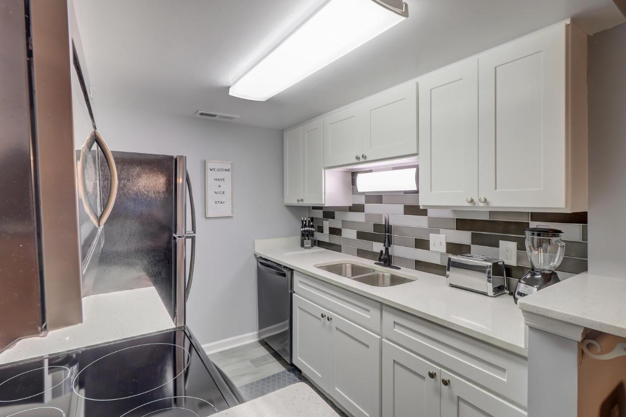 #111 Elaborate Condo Ideal Location 2Brm/2 Parking ヒルトンヘッドアイランド エクステリア 写真
