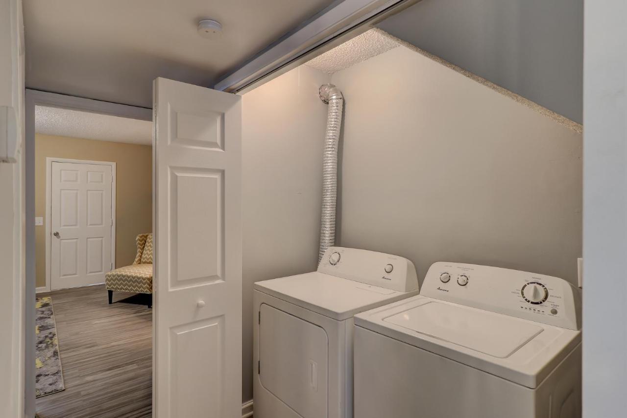 #111 Elaborate Condo Ideal Location 2Brm/2 Parking ヒルトンヘッドアイランド エクステリア 写真